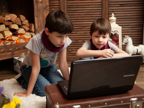 Rüyada Yakın Bir Arkadaşını Dövmek