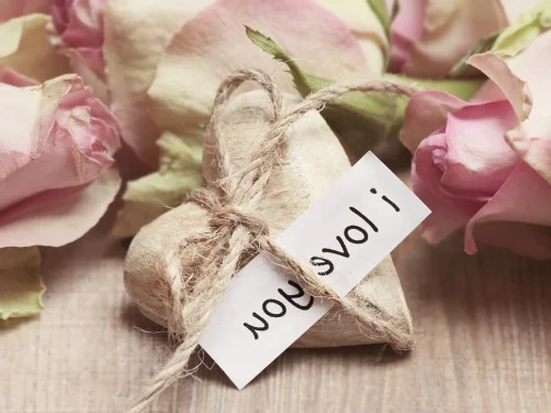 Rüyada Yakın Erkek Arkadaşını Öpmek