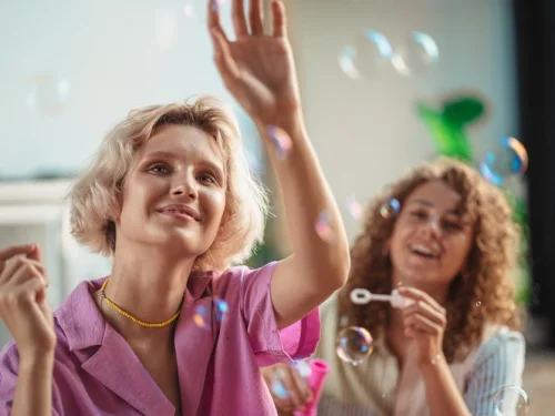 Rüyada Yangın Merdiveninden İnmek