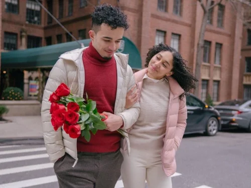 Rüyada Yeni Mor Manto Giymek