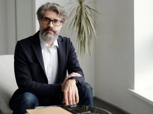 Rüyada Zalimlerden Kaçmak